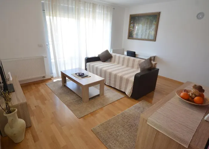 Apartment Dina 52