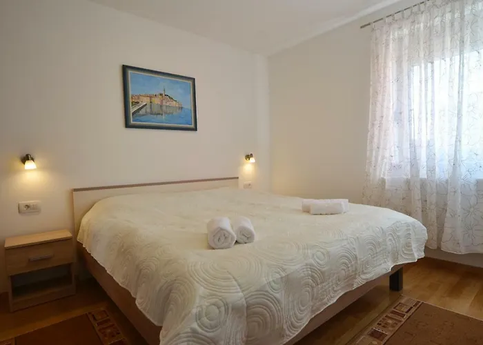 Apartment Dina 52