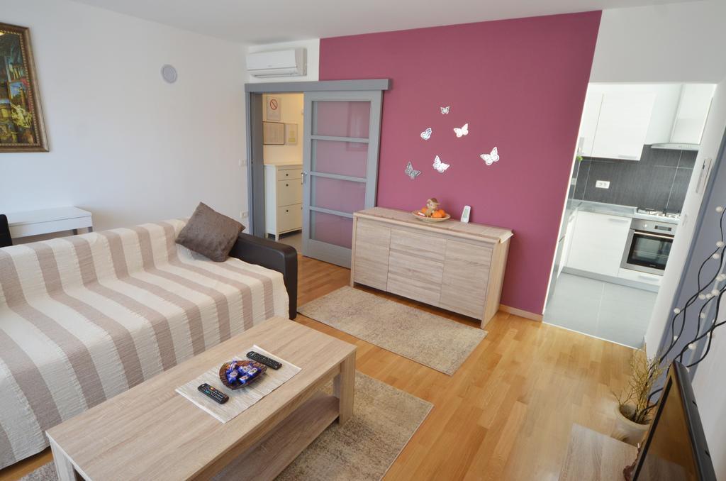 Apartment Dina 52 *